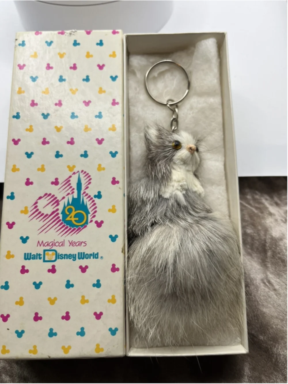 Vintage Fur Cat Keychain LITTLE RARE FIND , SEE ALL ZOOM IN INSIDE OF DISNEY BOX
